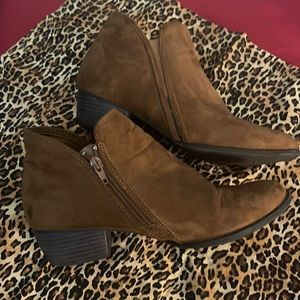 Brown Espirt booties